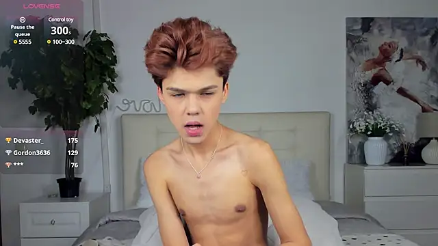 Felix Rey online show from 03-22-25, 10:59