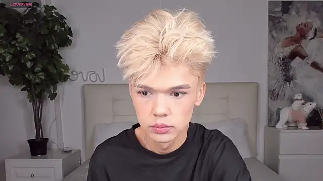 Felix Rey online show from 12-19-25, 07:21