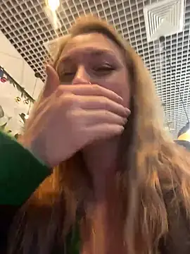 Snapshot of Sweet___Emily chatting on 12-20-24, 02:16 Sweet   Emily online show from 12-20-24, 02:16