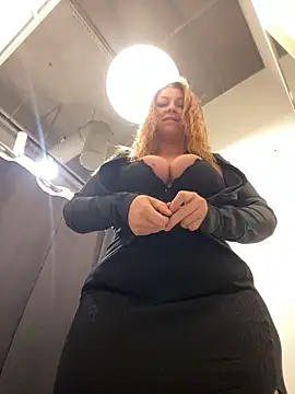 Snapshot of Sweet___Emily chatting on 12-23-24, 05:54 Sweet   Emily online show from 12-23-24, 05:54