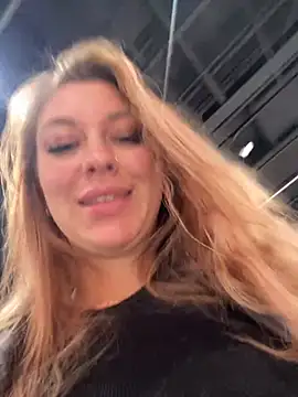 Snapshot of Sweet___Emily chatting on 01-14-25, 04:18 Sweet   Emily online show from 01-14-25, 04:18