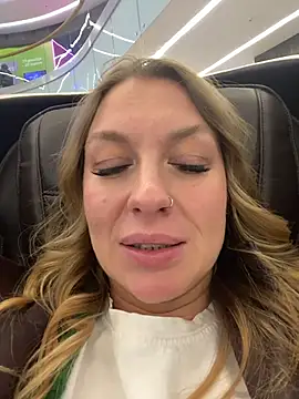 Snapshot of Sweet___Emily chatting on 01-11-26, 01:27 Sweet Emily online show from 01-11-26, 01:27