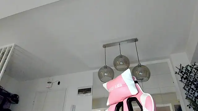 IreneVON online show from 11-24-25, 04:34