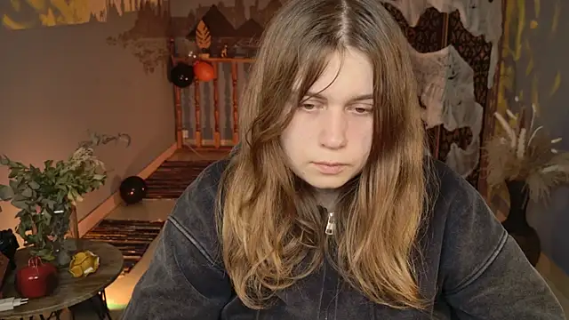 FioraMarmoris online show from 10-27-25, 01:37