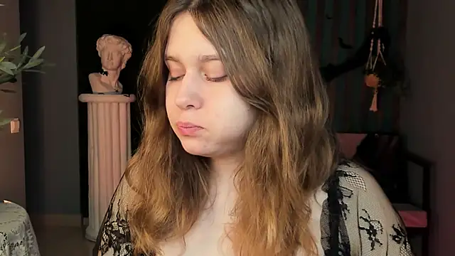 FioraMarmoris online show from 10-31-25, 05:19