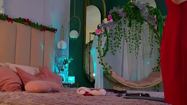 Eva Natsumi online show from 12-27-24, 08:24