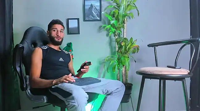 Damian 022 online show from 12-17-24, 03:39