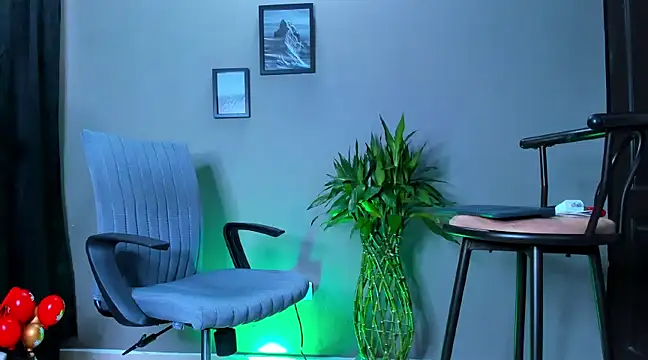 Damian 022 online show from 03-13-25, 05:18