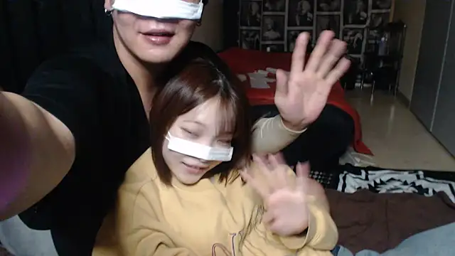 Snapshot of --SHUN-- chatting on 01-10-25, 02:02 --SHUN-- online show from 01-10-25, 02:02