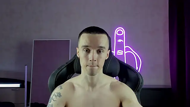 Snapshot of MasonWarholl chatting on 12-19-24, 09:06 MasonWarholl online show from 12-19-24, 09:06