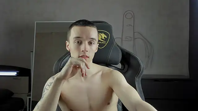 Snapshot of MasonWarholl chatting on 01-06-25, 04:26 MasonWarholl online show from 01-06-25, 04:26