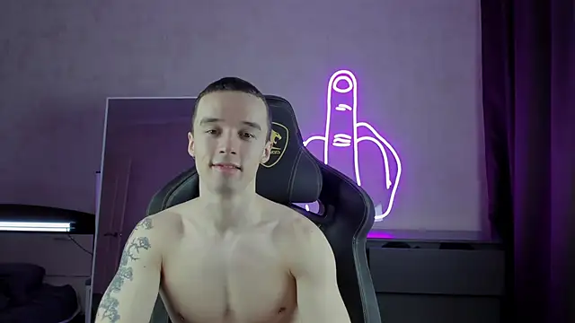 Snapshot of MasonWarholl chatting on 01-10-25, 04:33 MasonWarholl online show from 01-10-25, 04:33