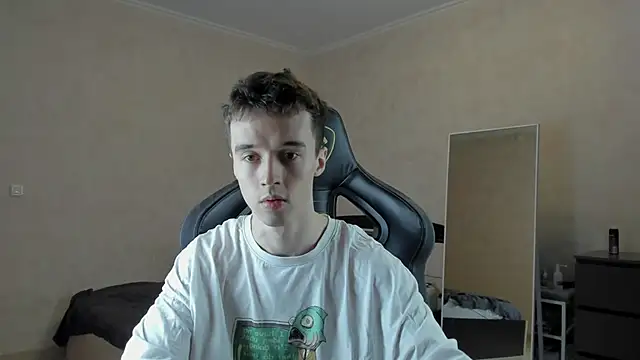 Snapshot of MasonWarholl chatting on 03-20-25, 10:07 MasonWarholl online show from 03-20-25, 10:07