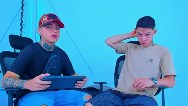 HOT boy2025 online show from 11-05-25, 06:08