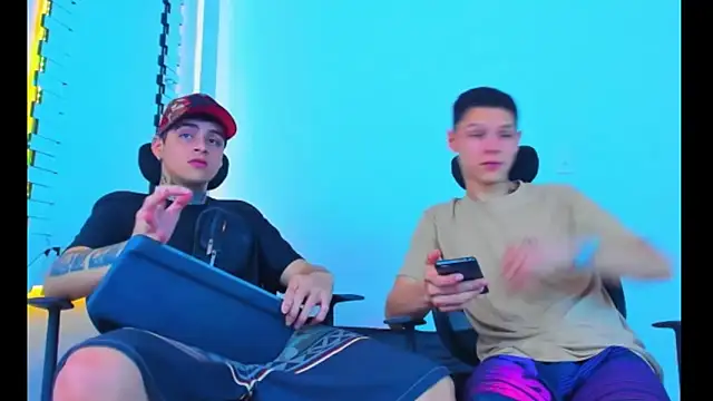 HOT boy2025 online show from 11-25-25, 03:17