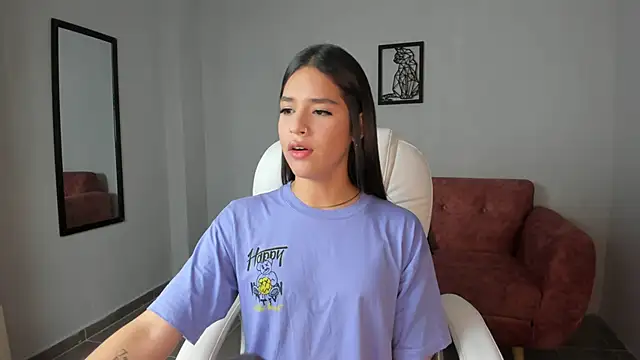 Snapshot of Alice23jones chatting on 02-13-25, 03:03 Alice23jones online show from 02-13-25, 03:03