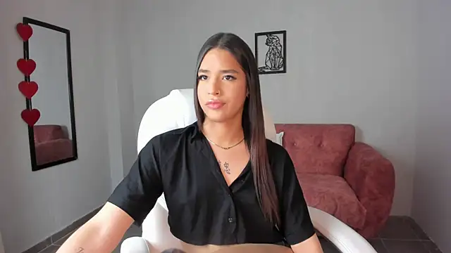 Snapshot of Alice23jones chatting on 03-08-25, 03:45 Alice23jones online show from 03-08-25, 03:45