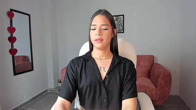 Snapshot of Alice23jones chatting on 03-08-25, 06:47 Alice23jones online show from 03-08-25, 06:47