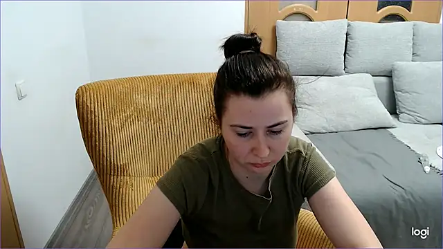 VioletaFlower7 online show from 04-15-26, 07:58