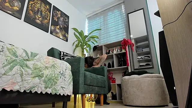 mia backer online show from 02-24-25, 09:20