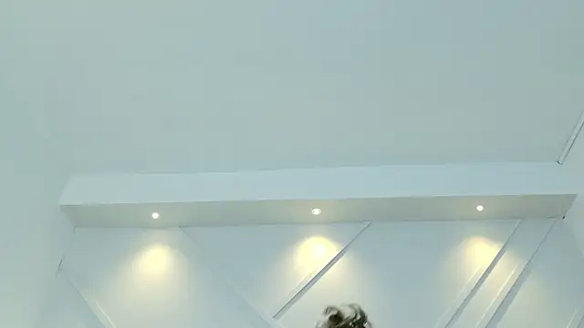 Juliabadlee online show from 05-19-26, 12:38