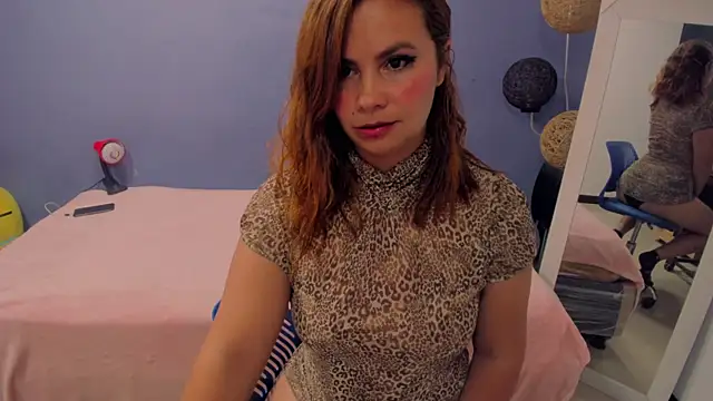 Snapshot of gigi_stephans chatting on 02-10-25, 02:08 gigi stephans online show from 02-10-25, 02:08