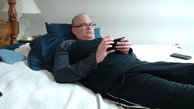 Snapshot of JaySloan chatting on 12-12-24, 09:26 JaySloan online show from 12-12-24, 09:26