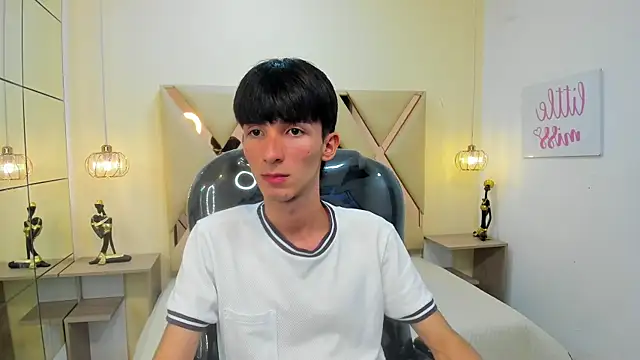 Snapshot of Jake_evans chatting on 09-22-25, 03:41 Jake evans online show from 09-22-25, 03:41