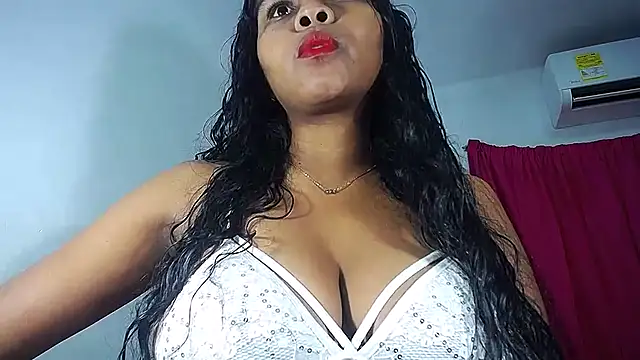 Snapshot of Sashabreck chatting on 05-30-26, 02:52 Sashabreck online show from 05-30-26, 02:52