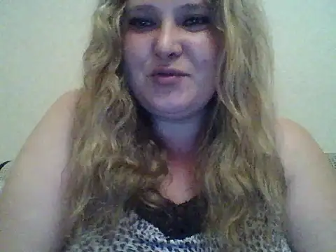 Snapshot of ParisMimi chatting on 06-10-26, 09:14 ParisMimi online show from 06-10-26, 09:14