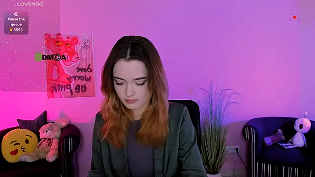 liana kisses online show from 01-17-26, 08:45