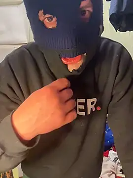 Snapshot of Ariel_Ari chatting on 02-27-25, 10:31 Ariel Ari online show from 02-27-25, 10:31