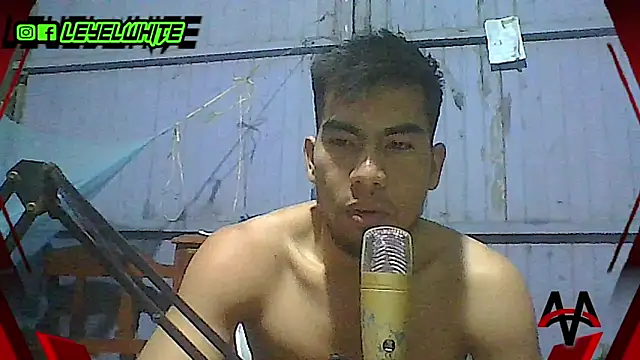 Snapshot of leyel00155 chatting on 10-10-25, 05:17 leyel00155 online show from 10-10-25, 05:17