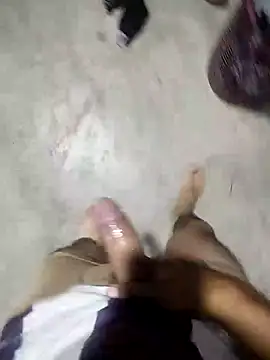 Snapshot of leyel00155 chatting on 11-05-25, 11:43 leyel00155 online show from 11-05-25, 11:43