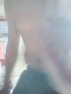 Snapshot of leyel00155 chatting on 11-08-25, 01:33 leyel00155 online show from 11-08-25, 01:33