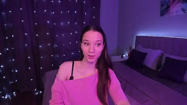 Snapshot of StaceySunny chatting on 12-18-24, 10:57 StaceySunny online show from 12-18-24, 10:57