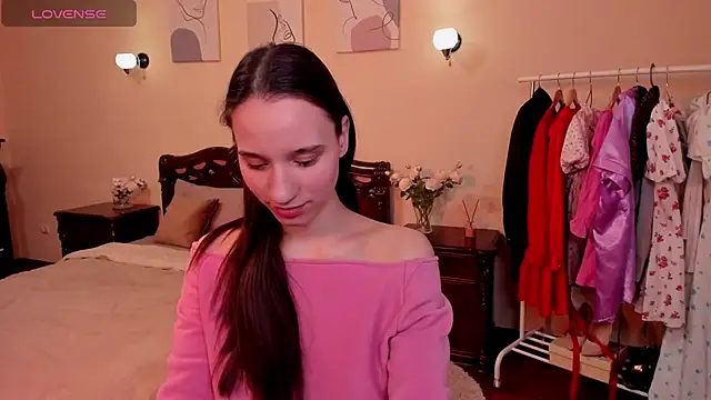 Snapshot of StaceySunny chatting on 02-17-25, 11:34 StaceySunny online show from 02-17-25, 11:34