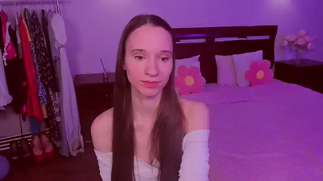 Snapshot of StaceySunny chatting on 02-17-26, 05:30 StaceySunny online show from 02-17-26, 05:30