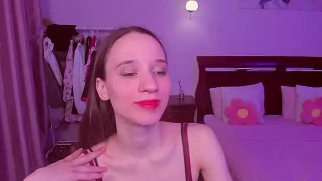 Snapshot of StaceySunny chatting on 02-25-26, 05:22 StaceySunny online show from 02-25-26, 05:22