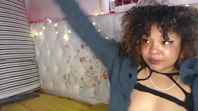 Snapshot of abbysuggar_ chatting on 02-14-25, 11:42 abbysuggar online show from 02-14-25, 11:42