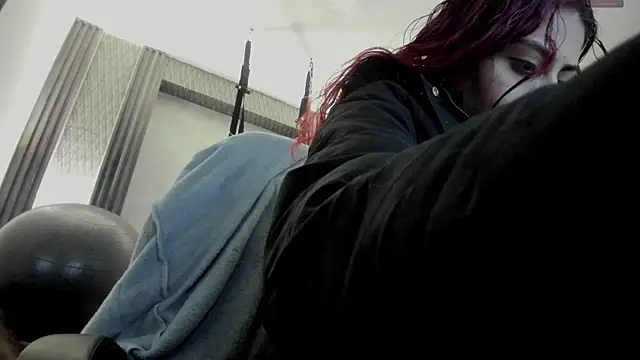 selene red  online show from 11-02-25, 04:31