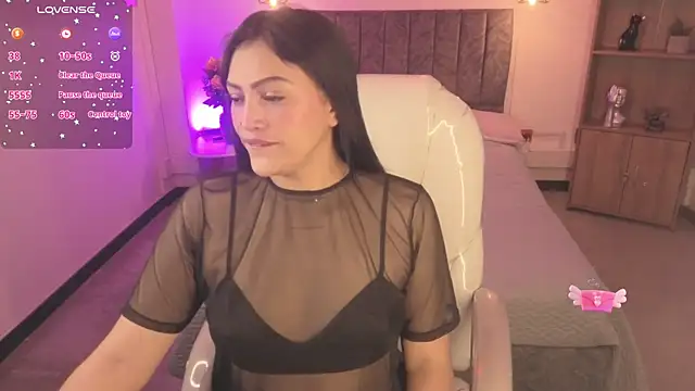 Snapshot of Abigaiil__ds chatting on 12-21-25, 06:48 Abigaiil ds online show from 12-21-25, 06:48