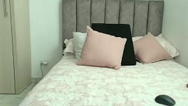 karina lewis  online show from 02-10-26, 03:43