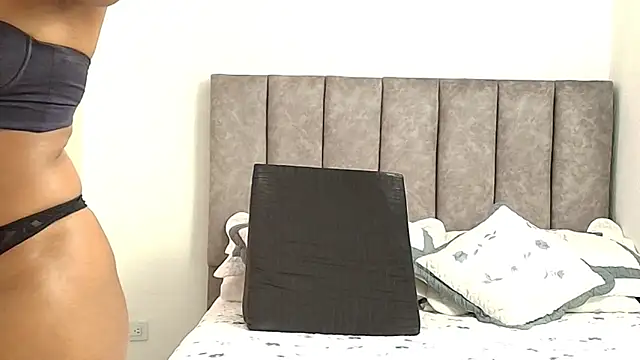 Snapshot of karina_lewis_ chatting on 07-19-26, 06:06 karina lewis online show from 07-19-26, 06:06