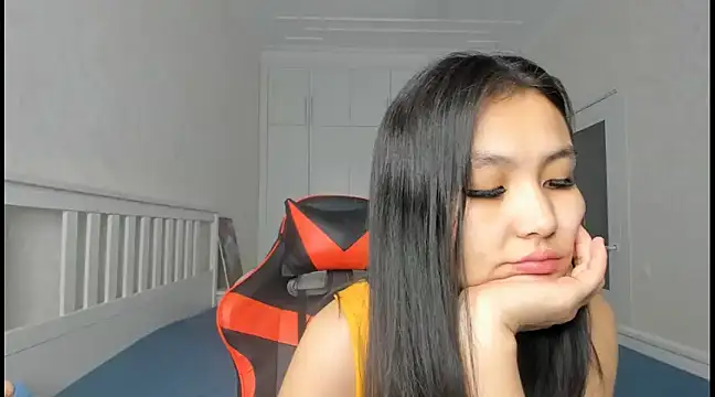 Missykitty01 online show from 12-23-24, 03:07