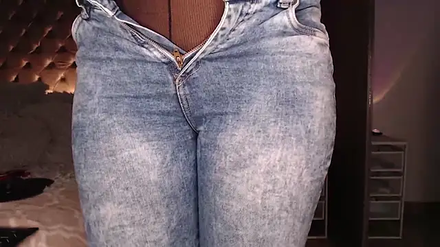 Roussmariehenao online show from 11-02-25, 11:07