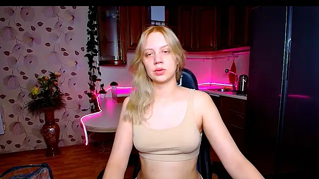 Snapshot of SexyNadi chatting on 10-19-25, 01:06 SexyNadi online show from 10-19-25, 01:06