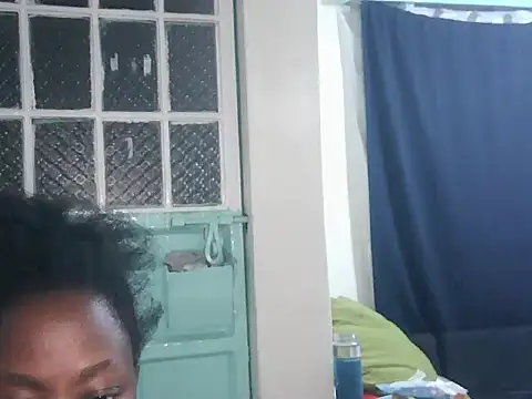 Snapshot of blue_ivy2211 chatting on 10-27-25, 10:47 blue ivy2211 online show from 10-27-25, 10:47