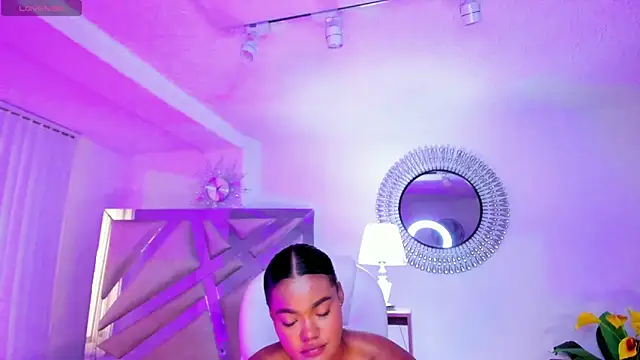 Snapshot of madisson_davon chatting on 12-14-24, 05:36 madisson davon online show from 12-14-24, 05:36