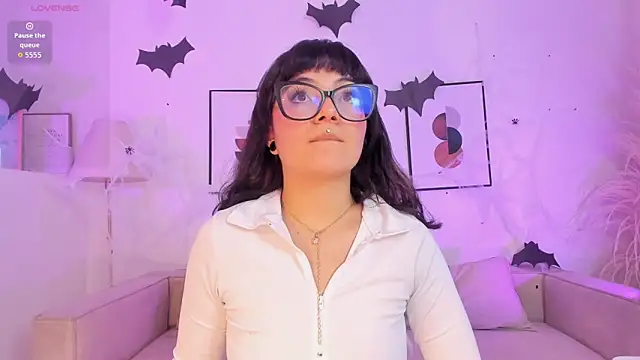 Snapshot of Sweet_Namii chatting on 10-27-25, 06:01 Sweet Namii online show from 10-27-25, 06:01